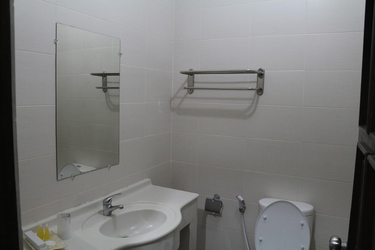 Serayu Hotel Timika Bagian luar foto